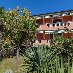 3* Gostinjska kuća Nadica